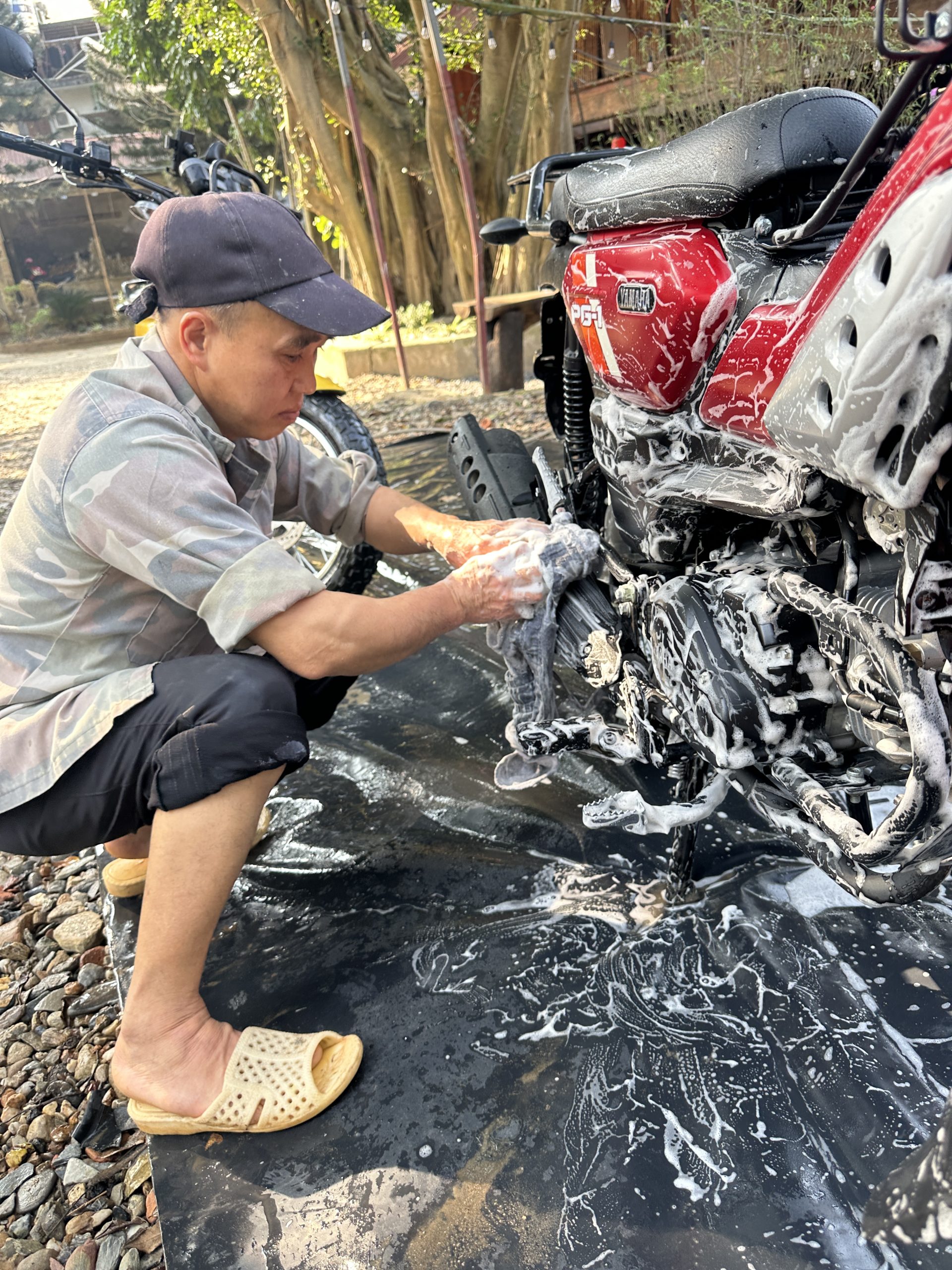 check motorbike before renting ha giang